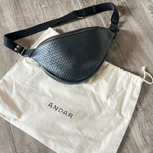 Andar Tatum Crossbody handbag